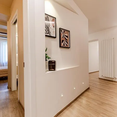 Affitti Brevi - Spazioso Di Lusso, Con 4 E 4 Bagni In Centro Апартаменти *